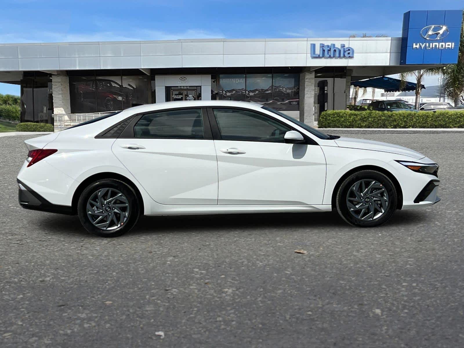 2025 Hyundai Elantra Hybrid Blue 10