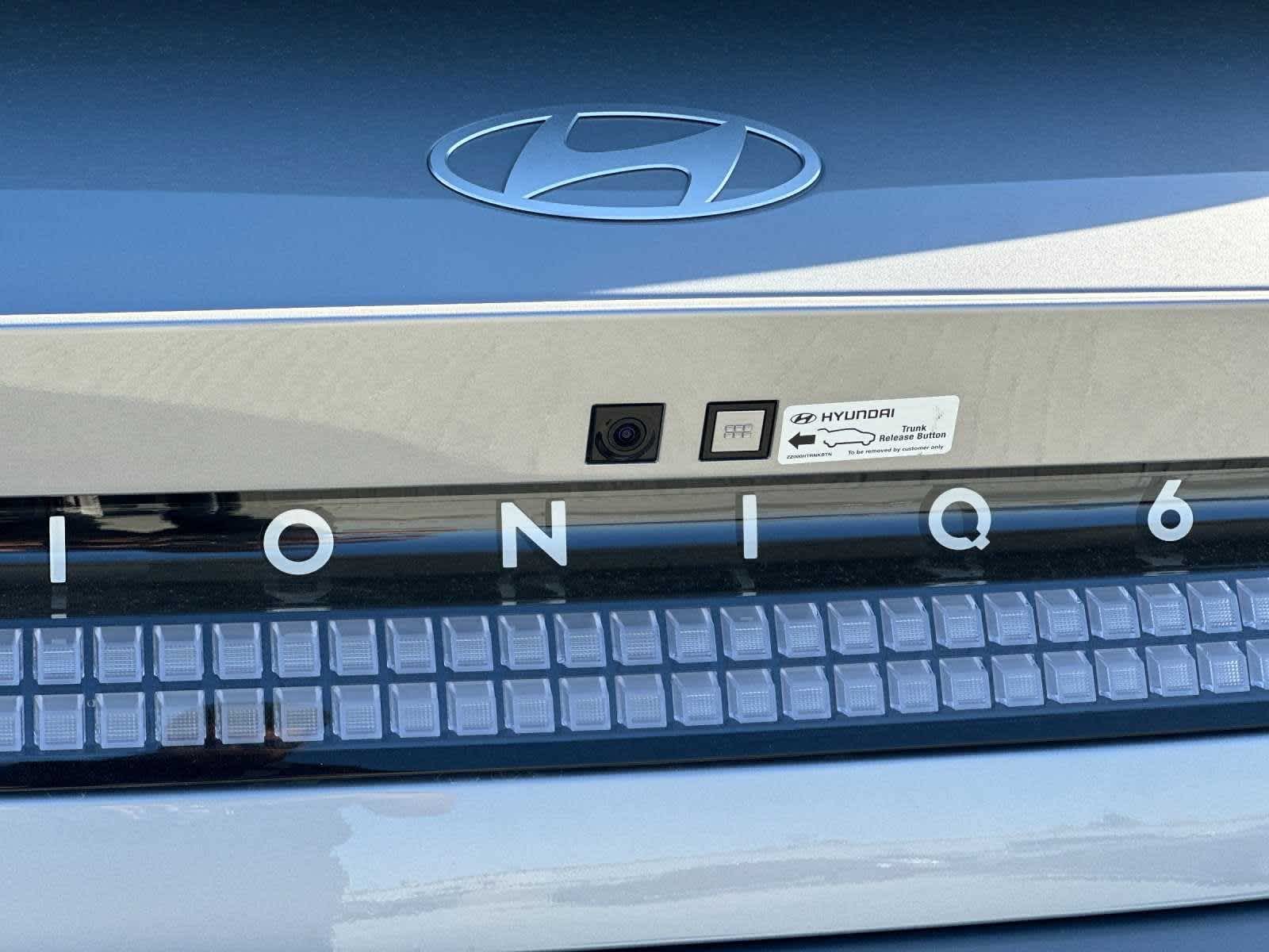 2025 Hyundai IONIQ 6 Limited 24