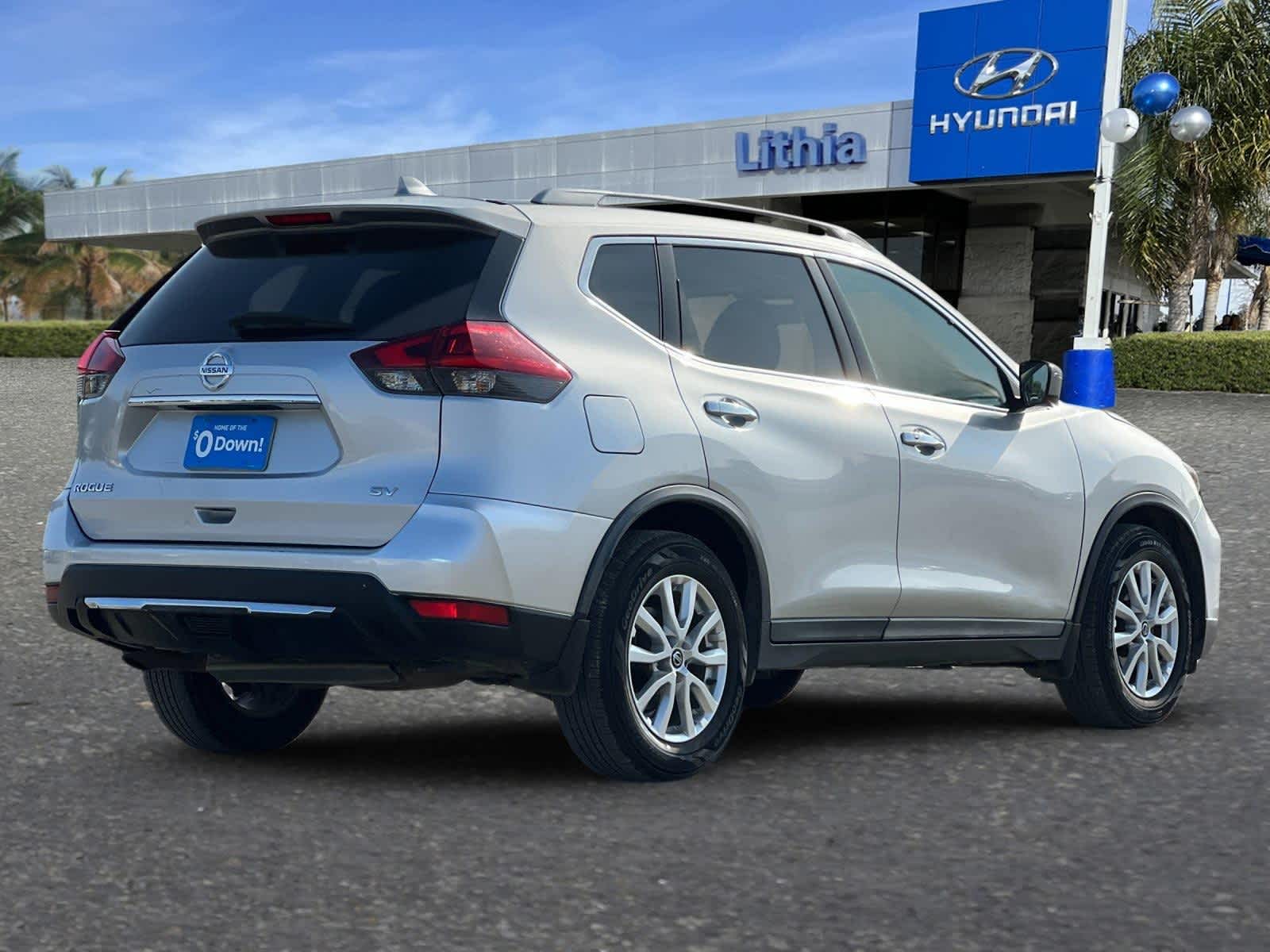 2018 Nissan Rogue SV 2