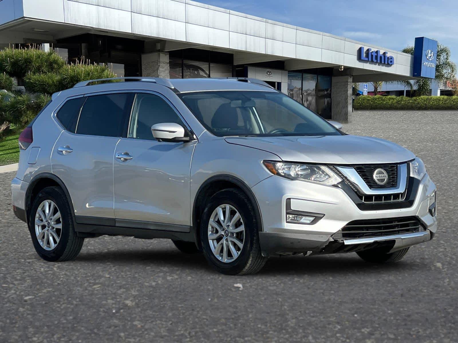 2018 Nissan Rogue SV 9