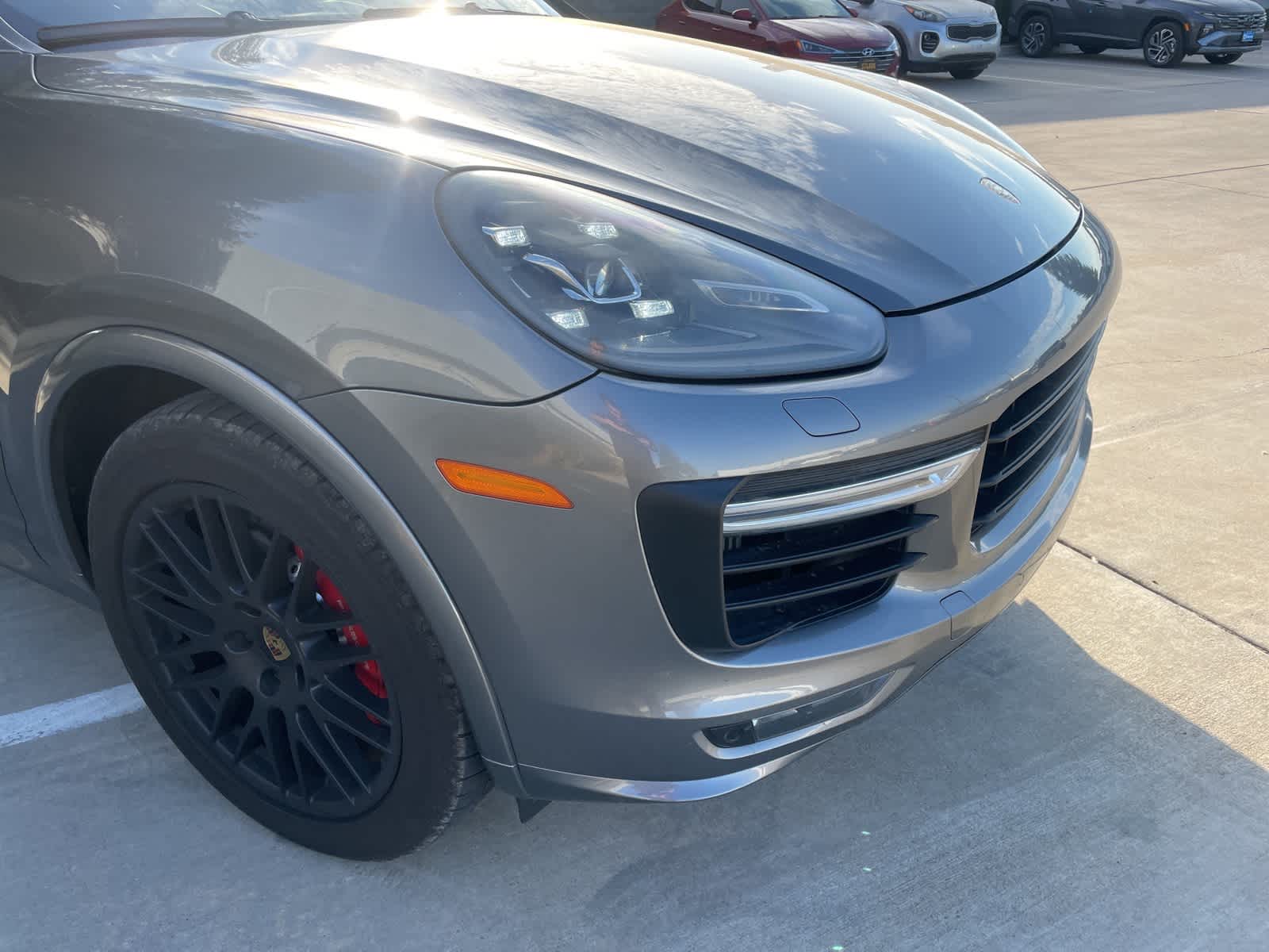 2016 Porsche Cayenne GTS 10