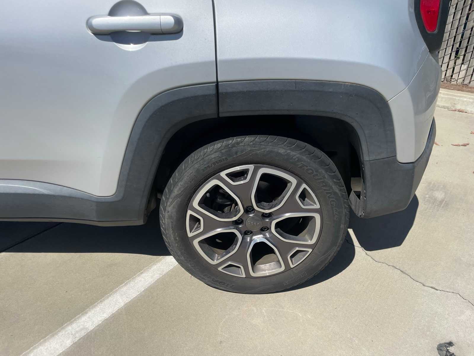 2015 Jeep Renegade Limited 9