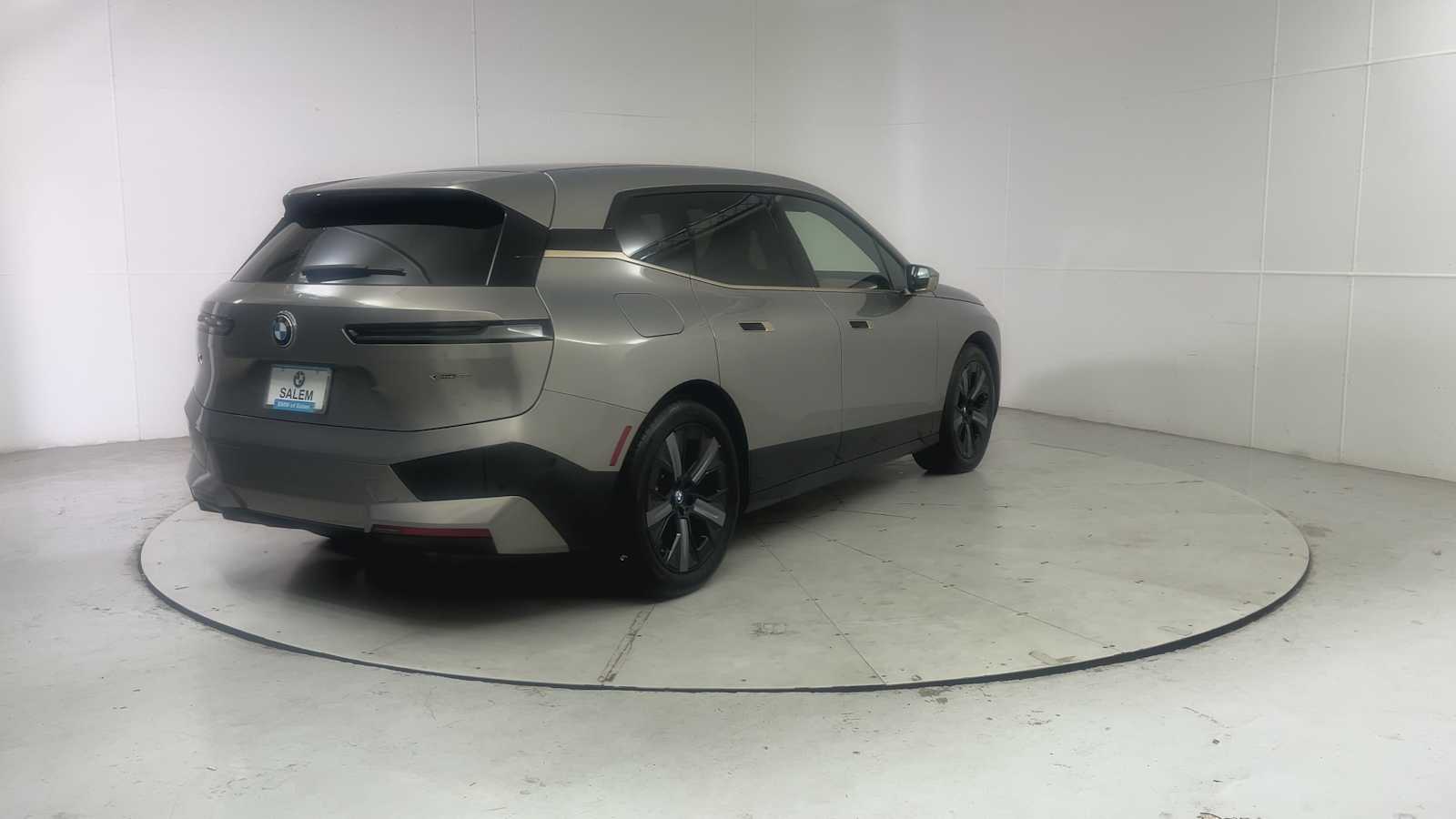 Gray (Oxide Grey Metallic) 2023 BMW iX SUV / Crossover All-Wheel Drive 1-Speed Automatic