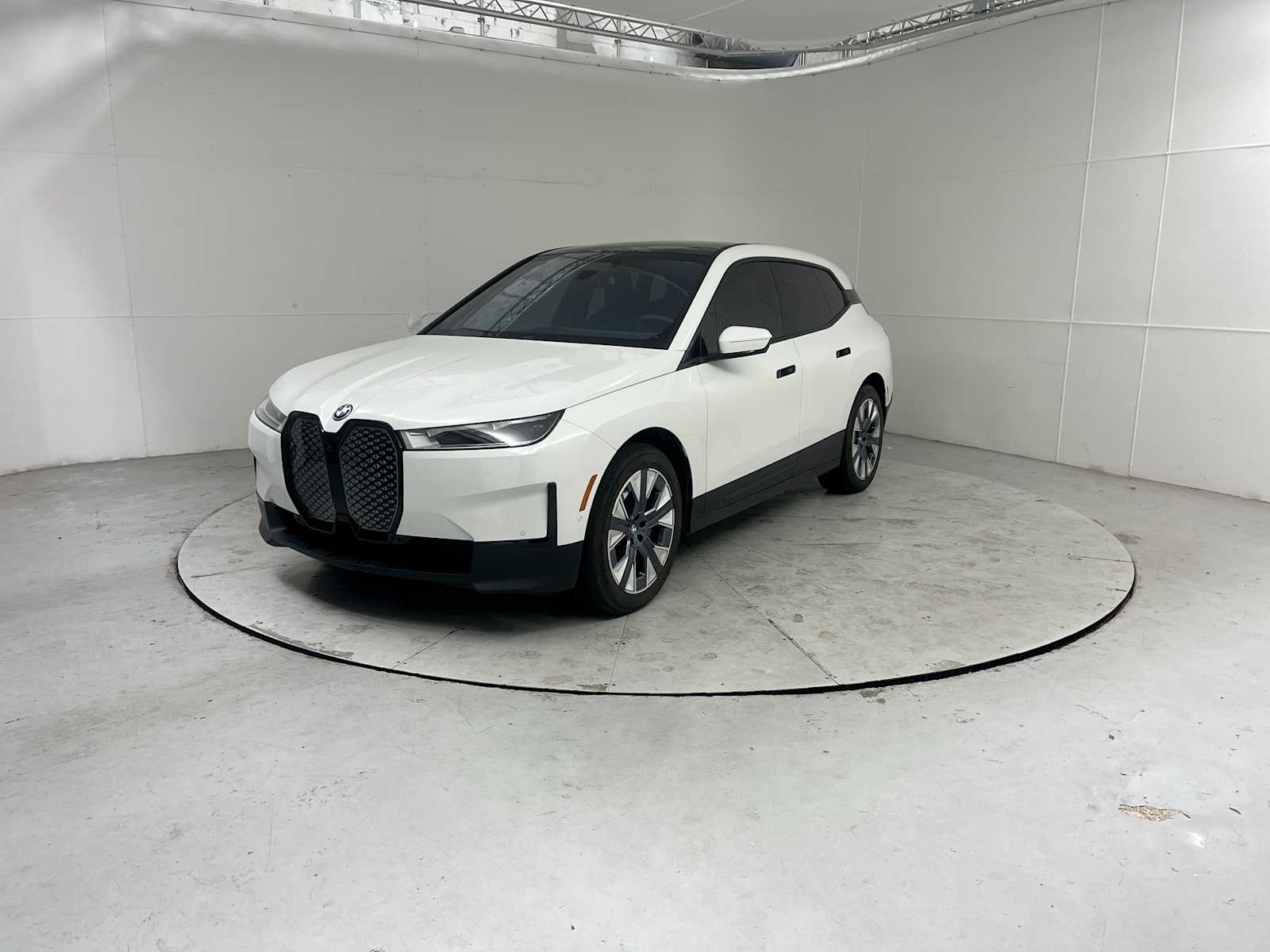 2025 BMW iX xDrive50