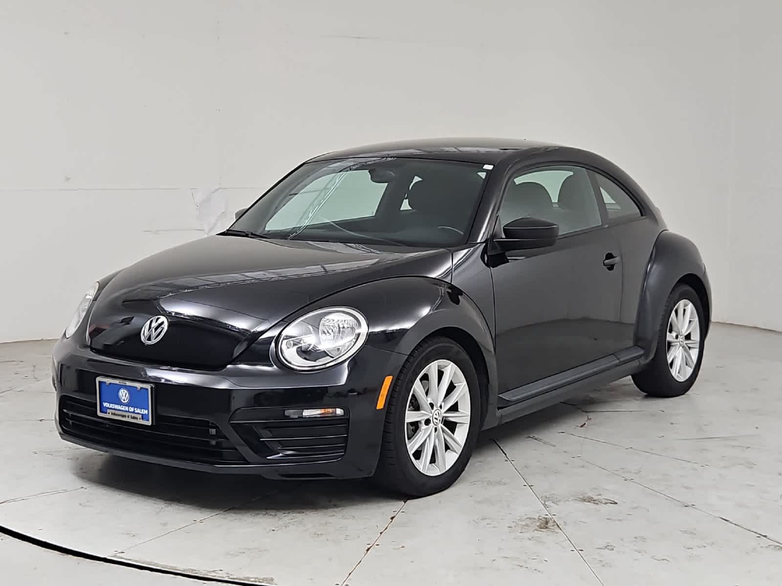2018 Volkswagen Beetle 2.0T S Hatchback FWD