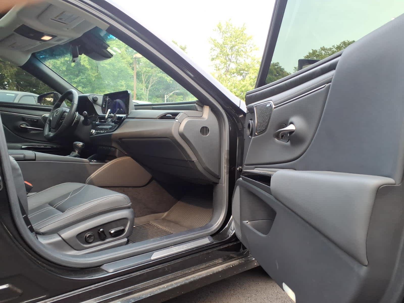 Used 2024 Lexus ES 350 Sedan