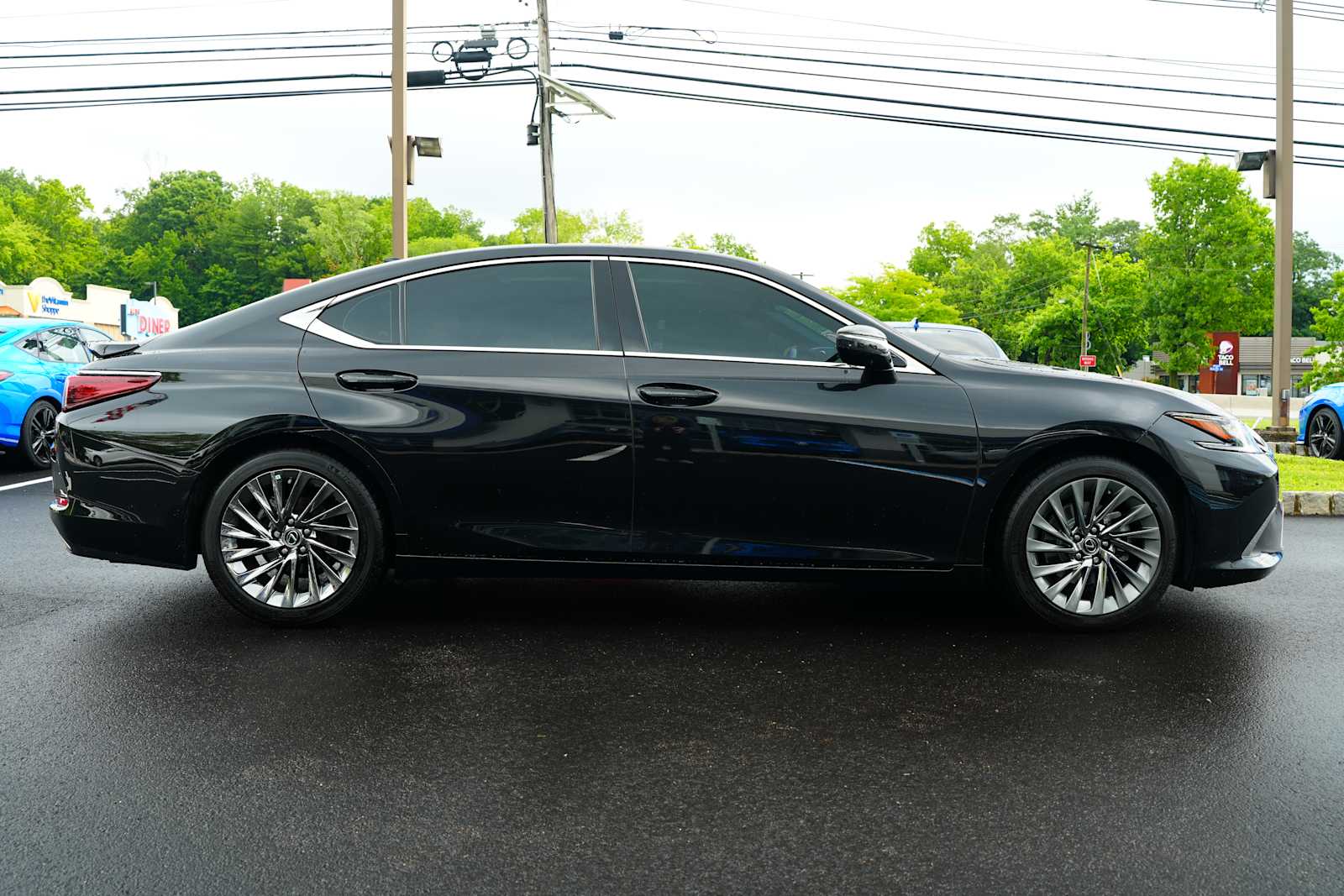 Used 2024 Lexus ES 350 Sedan