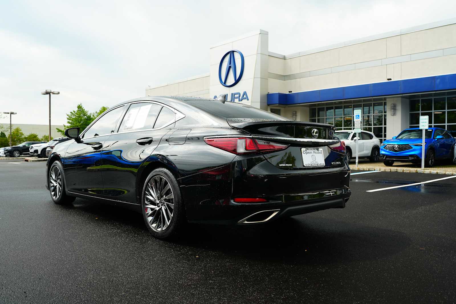 Used 2024 Lexus ES 350 Sedan