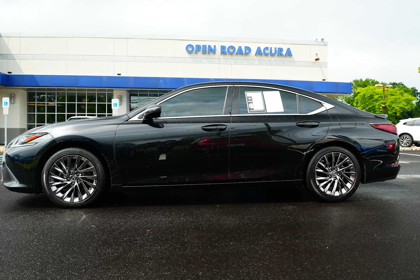 Used 2024 Lexus ES 350 Sedan