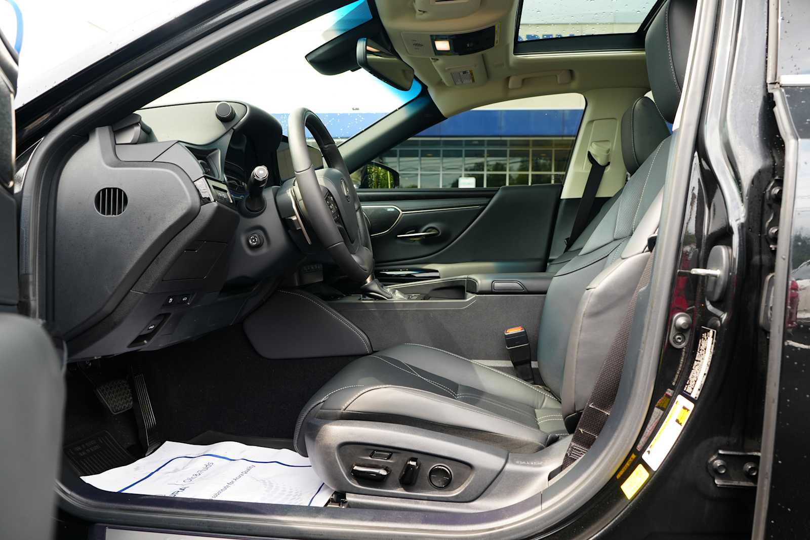 Used 2024 Lexus ES 350 Sedan