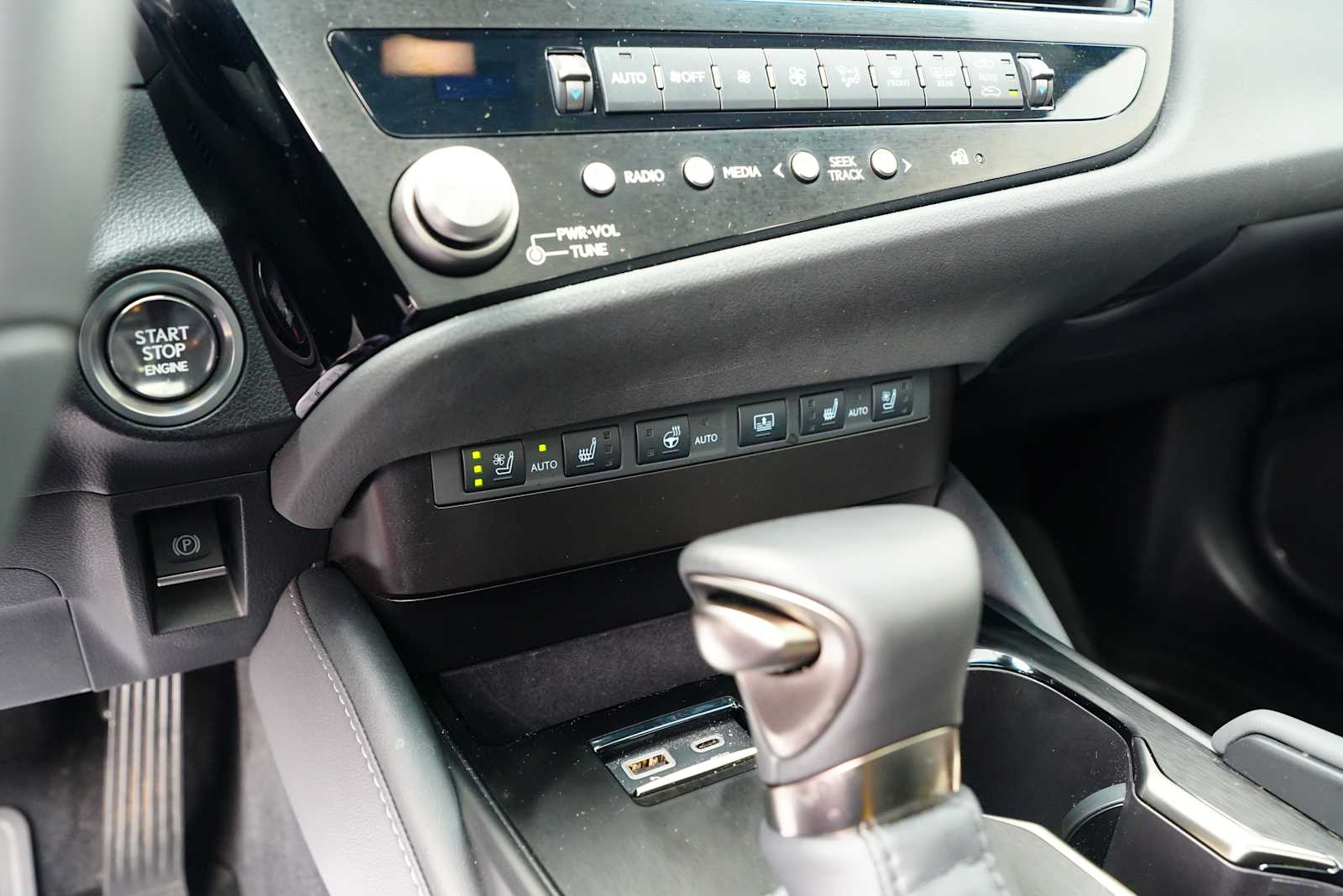 Used 2024 Lexus ES 350 Sedan