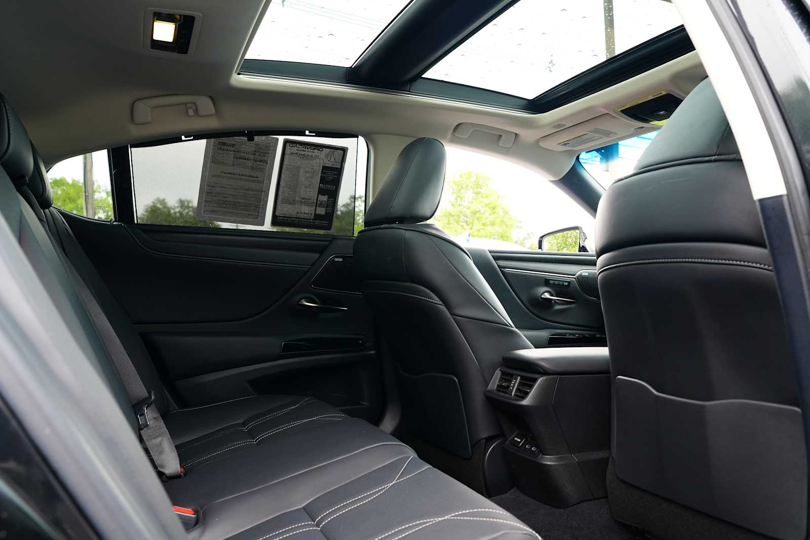 Used 2024 Lexus ES 350 Sedan