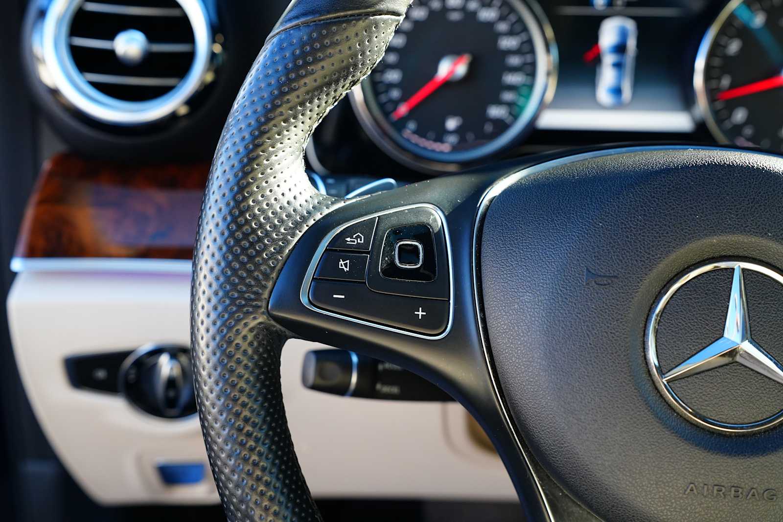 Used 2017 Mercedes-benz E 300 Sedan