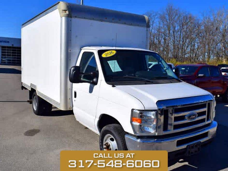 2016 Oxford White Ford Econoline Commercial Cutaway RWD