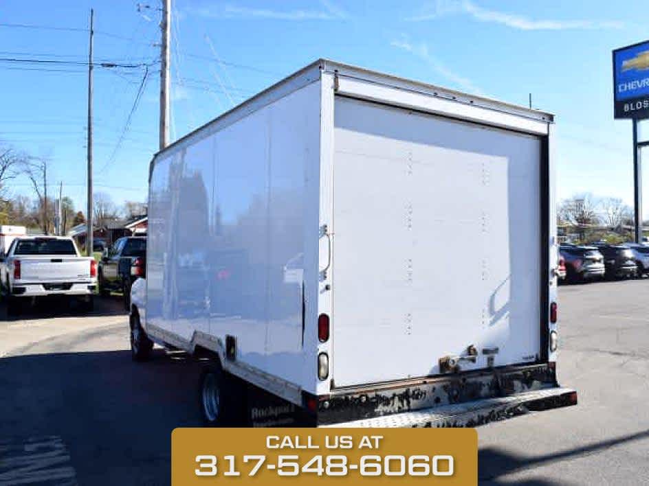 2016 Oxford White Ford Econoline Commercial Cutaway RWD