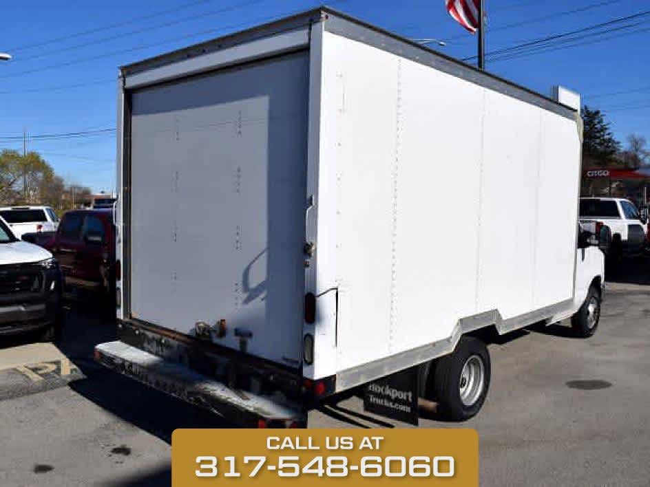 2016 Oxford White Ford Econoline Commercial Cutaway RWD