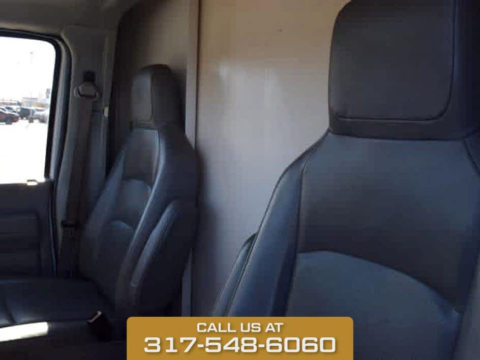 2016 Oxford White Ford Econoline Commercial Cutaway RWD