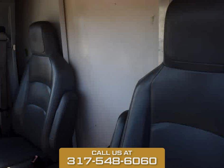 2016 Oxford White Ford Econoline Commercial Cutaway RWD