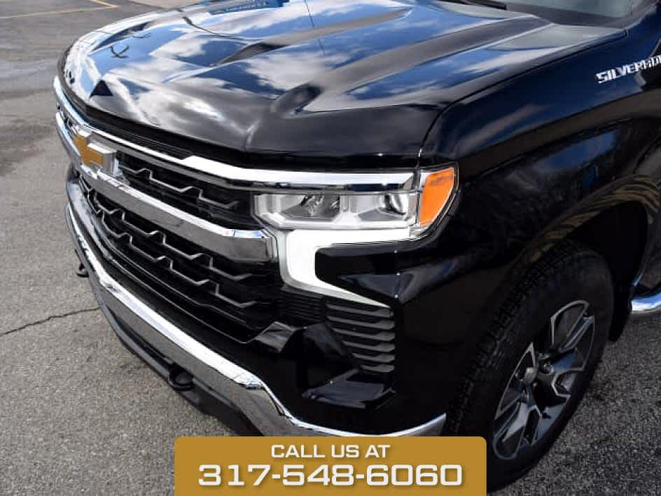 2022 Black Chevrolet Silverado 1500 LT 4X4 Truck
