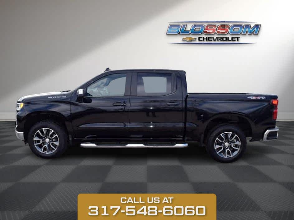 2022 Black Chevrolet Silverado 1500 LT 4X4 Truck