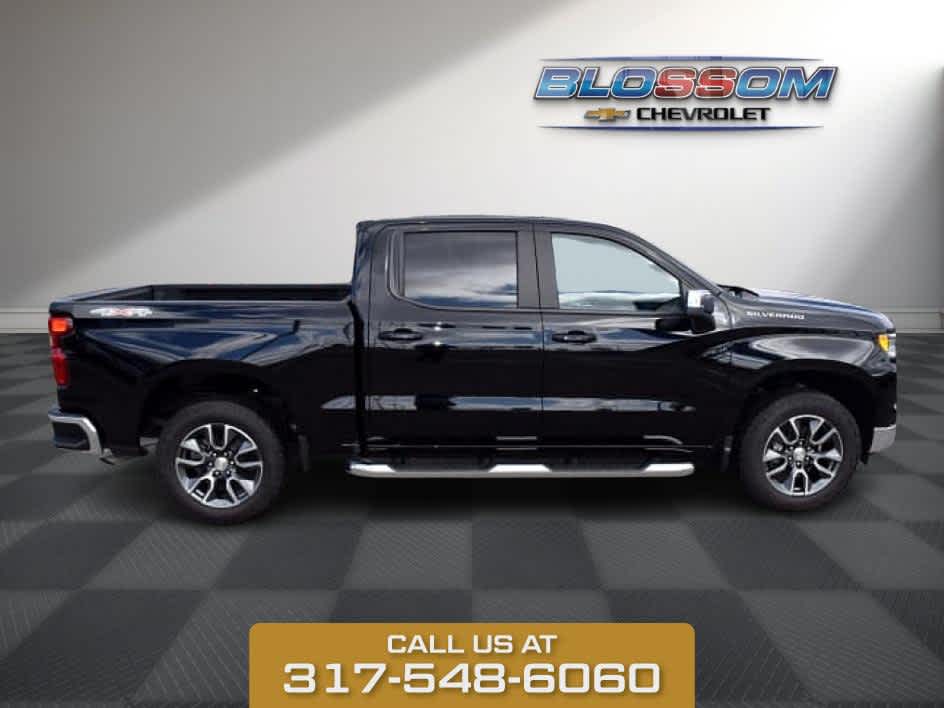2022 Black Chevrolet Silverado 1500 LT 4X4 Truck