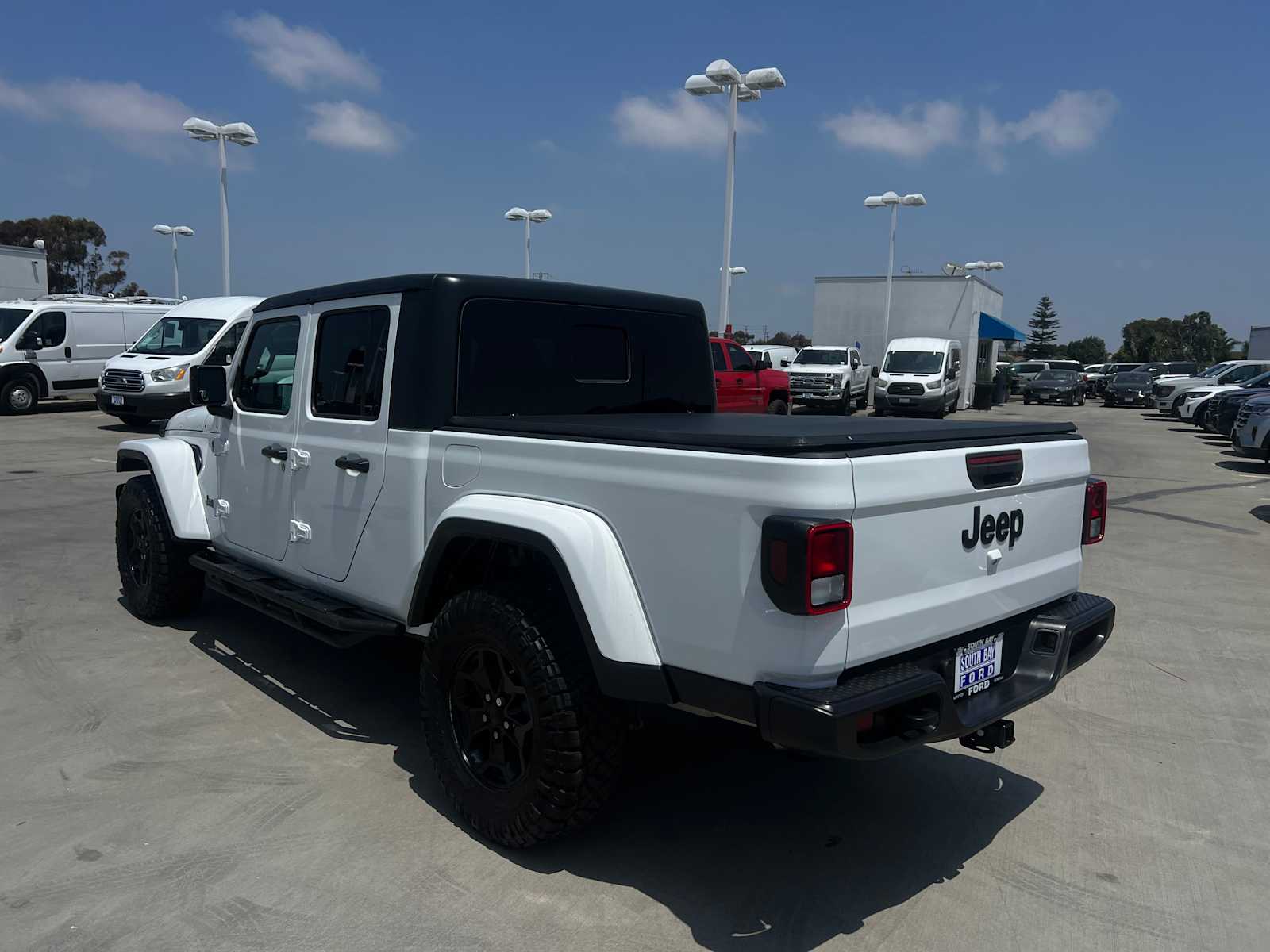 2023 Jeep Gladiator Willys