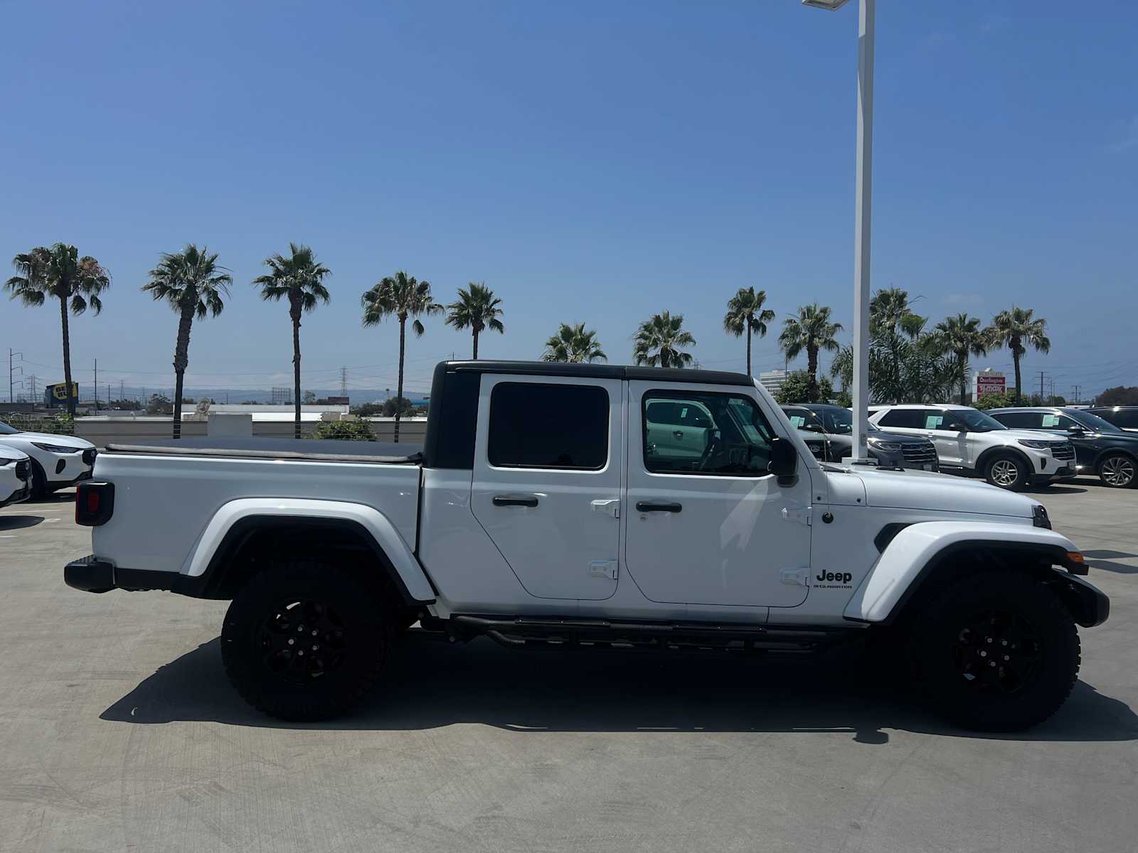 2023 Jeep Gladiator Willys