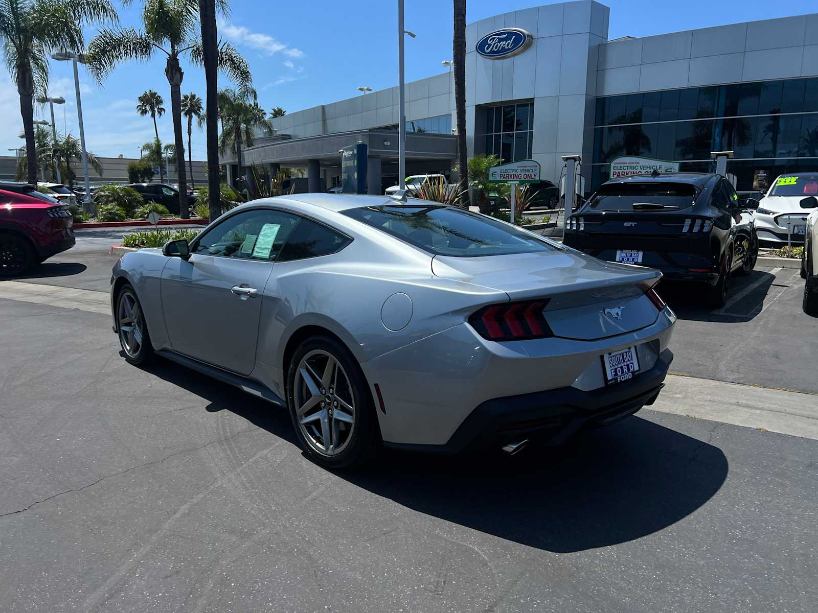 2025 Ford Mustang EcoBoost photo 3