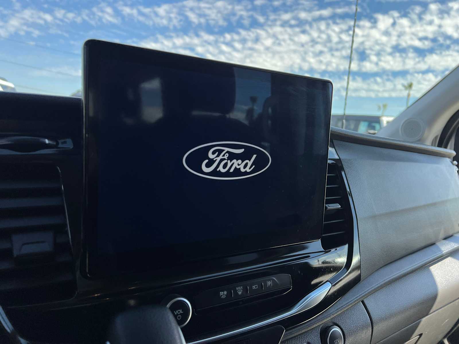 2023 Ford Transit Passenger XLT photo 9