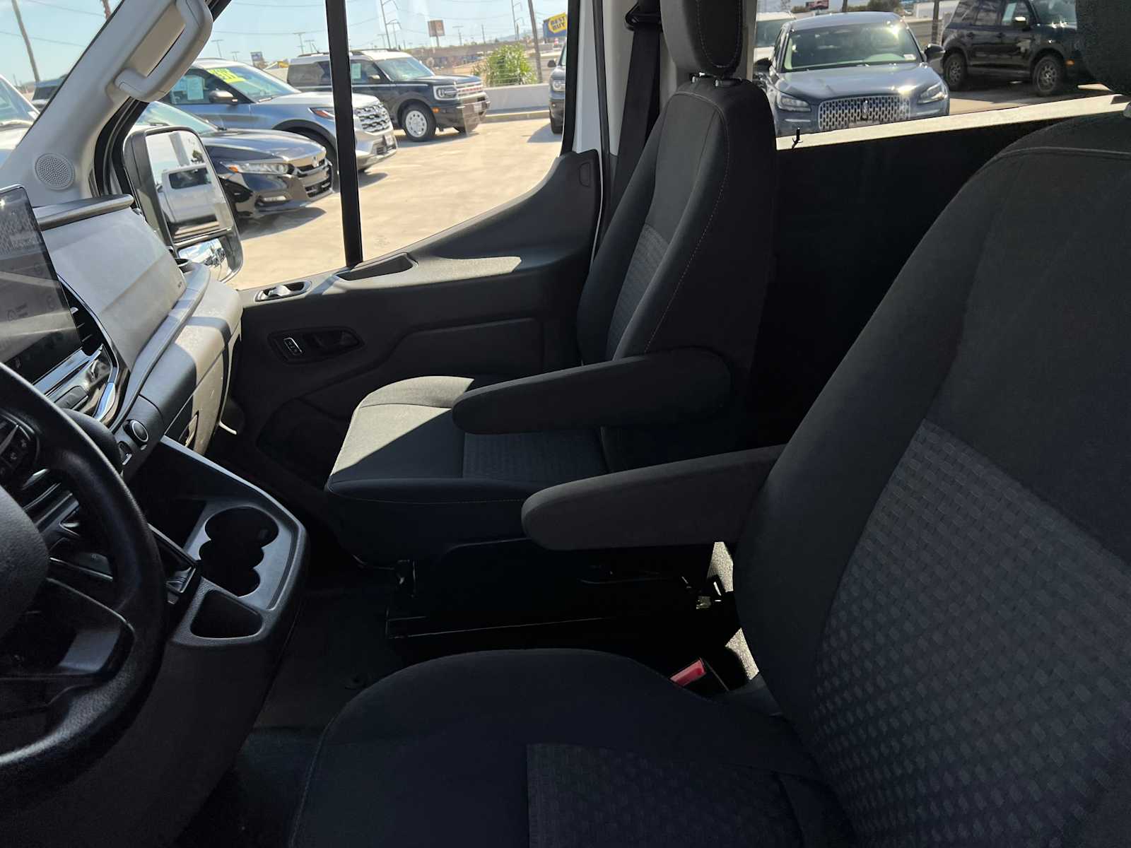 2023 Ford Transit Passenger XLT photo 5