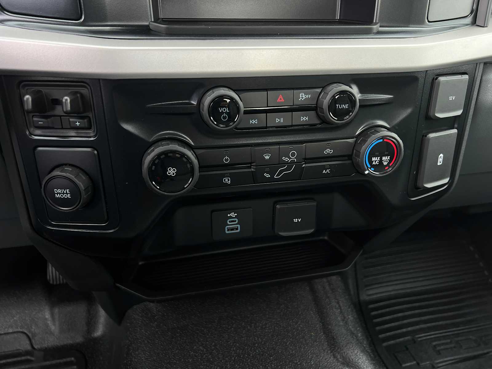 2025 Ford Super Duty F-250 Pickup XL