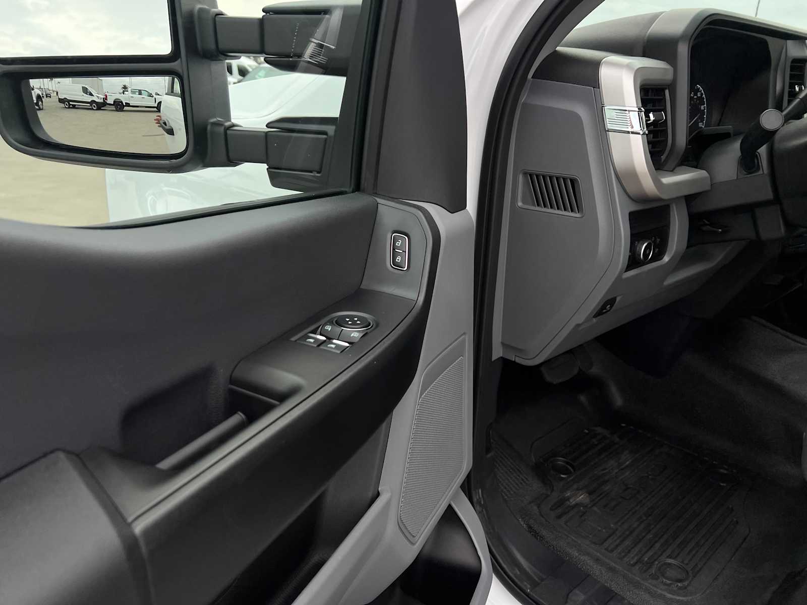 2025 Ford Super Duty F-250 Pickup XL