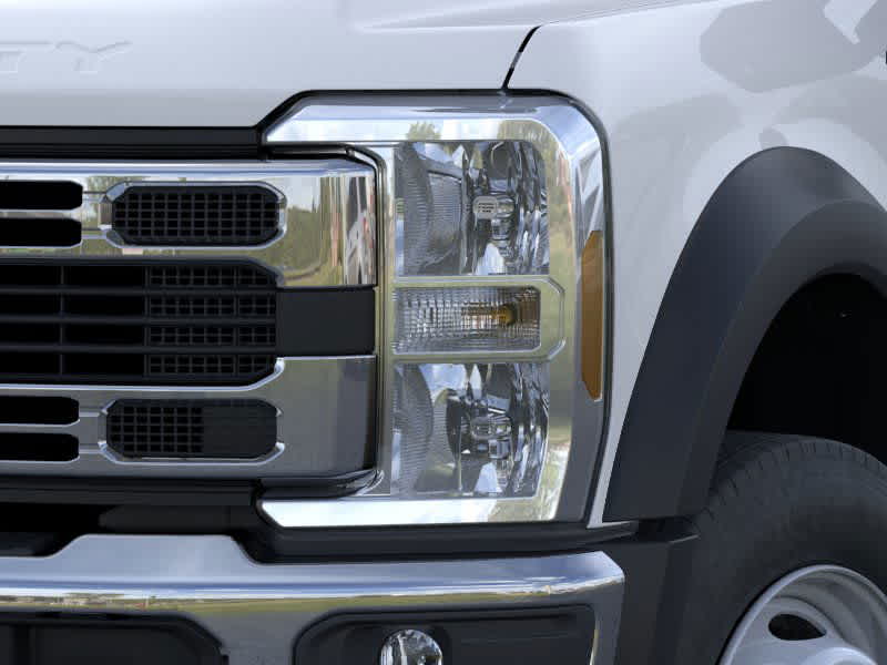 2025 Ford Super Duty F-600 DRW 
