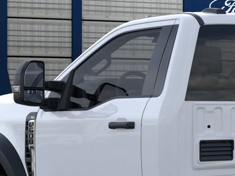 2025 Ford Super Duty F-600 DRW 