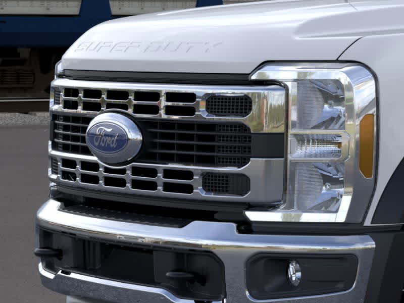 2025 Ford Super Duty F-600 DRW 