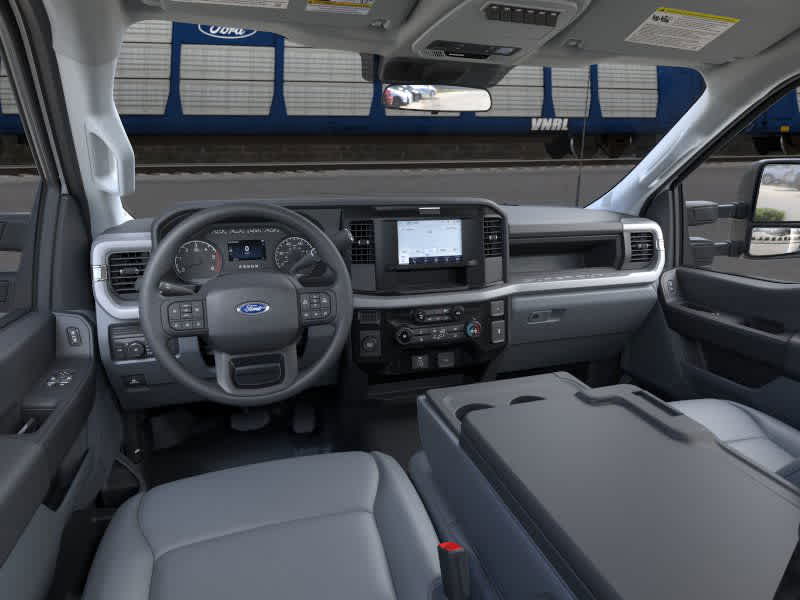 2025 Ford Super Duty F-600 DRW 