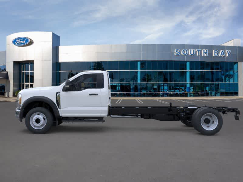 2025 Ford Super Duty F-600 DRW 