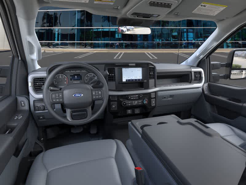 2025 Ford Super Duty F-600 DRW 