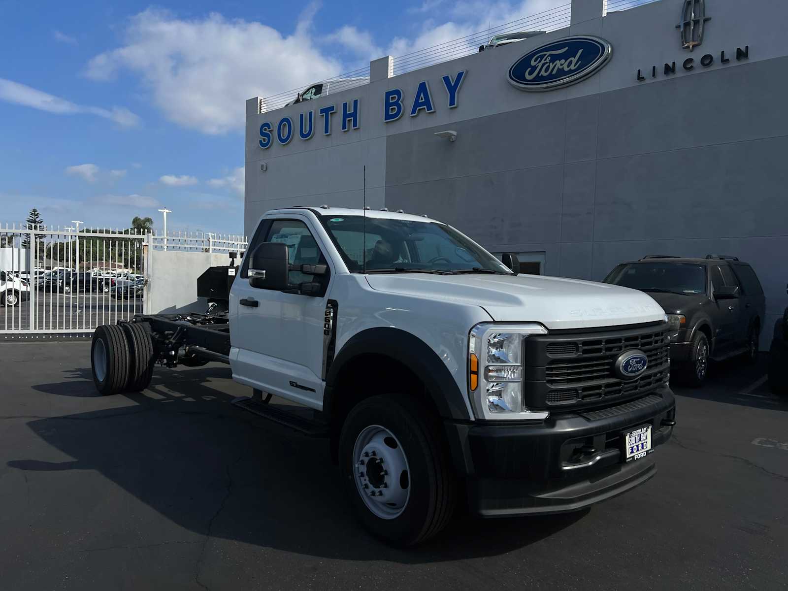 2024 Ford Super Duty F-600 DRW XL