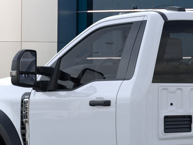 2025 Ford Super Duty F-550 DRW 