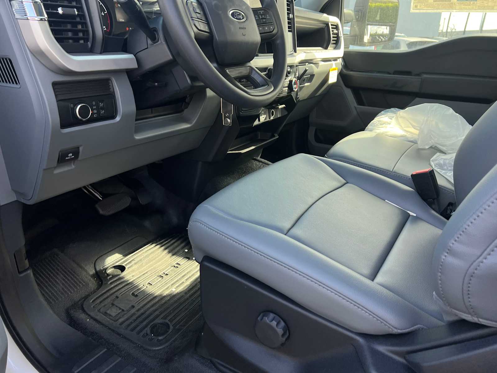 2024 Ford Super Duty F-550 DRW 