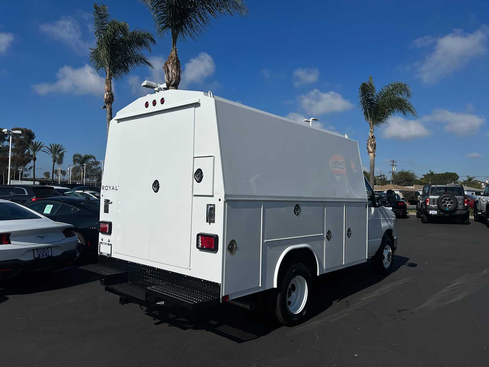 2026 Ford E-Series Cutaway 