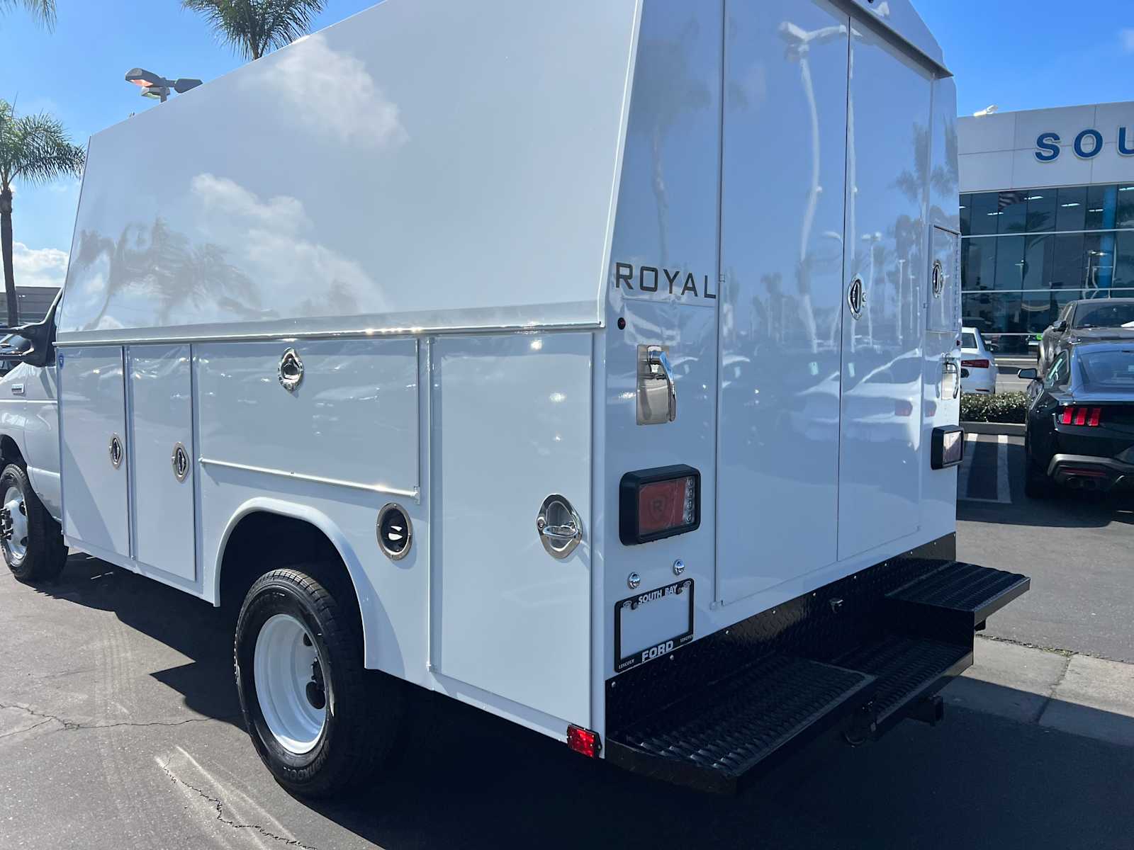 2026 Ford E-Series Cutaway 