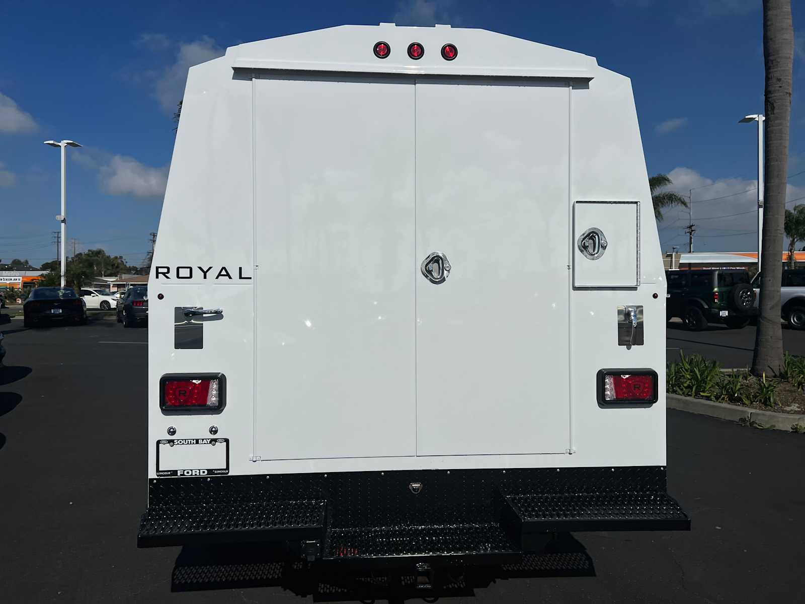 2026 Ford E-Series Cutaway 