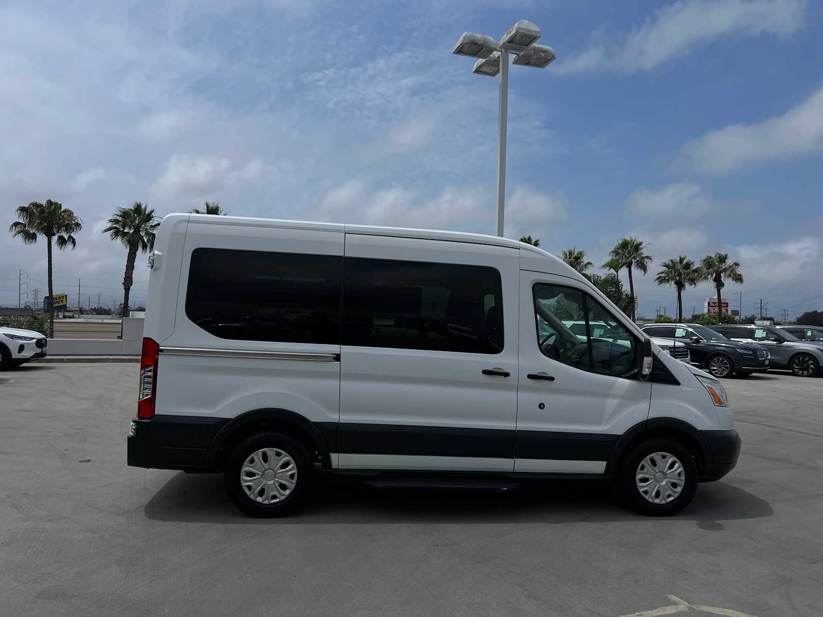 2017 Ford Transit XLT