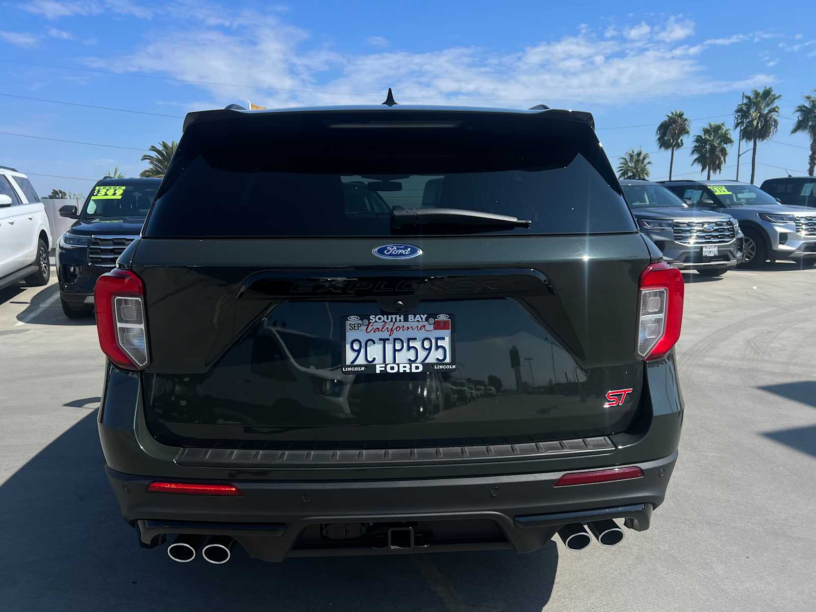 2022 Ford Explorer ST photo 3