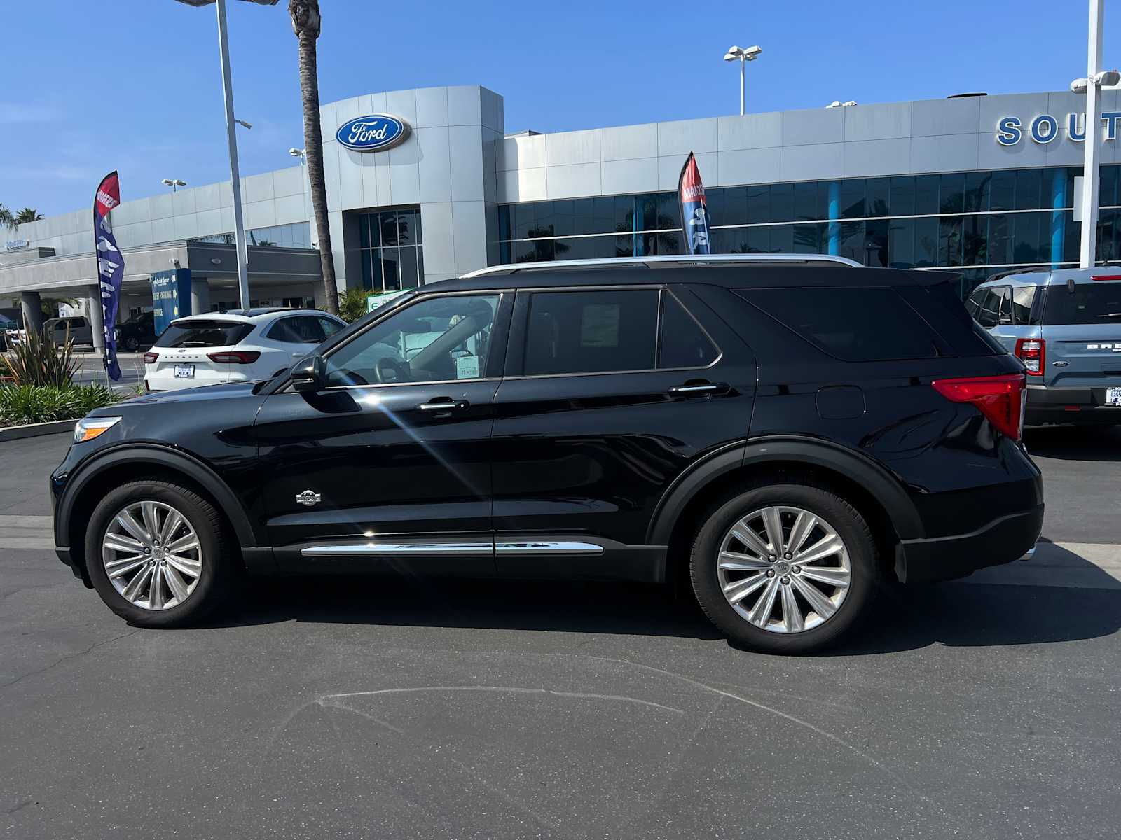 undefined 2023 Ford Explorer King Ranch