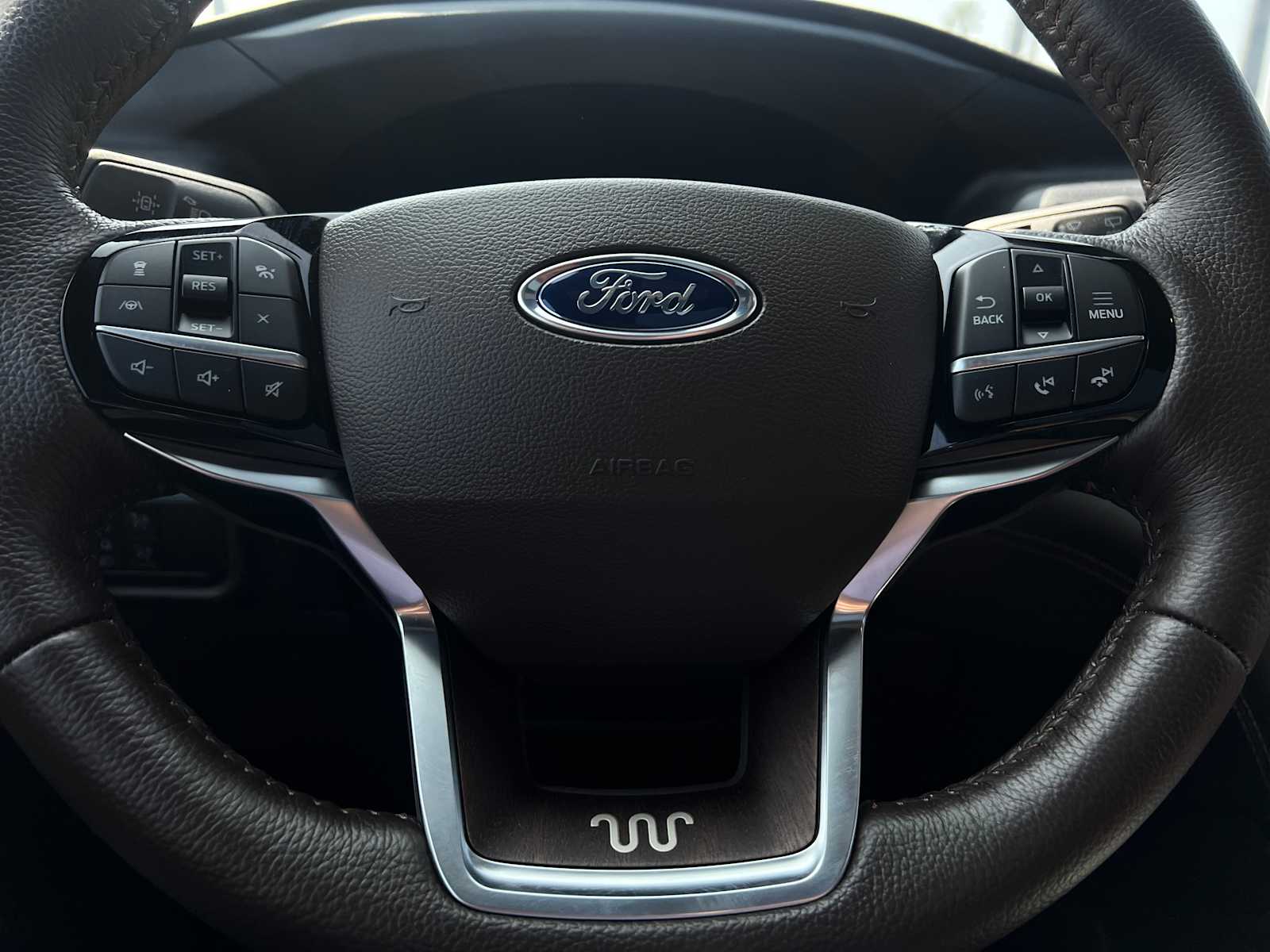 undefined 2023 Ford Explorer King Ranch