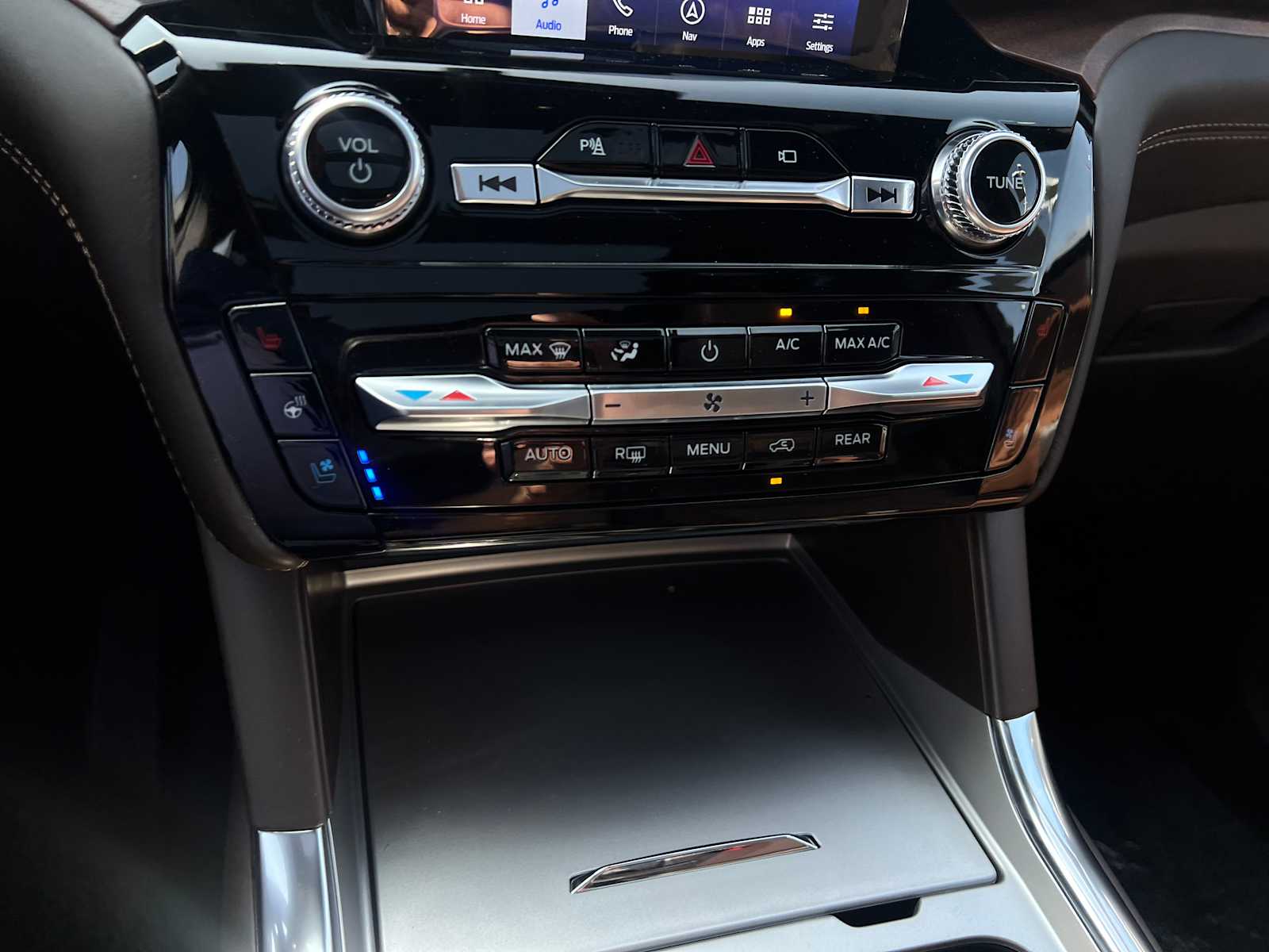 undefined 2023 Ford Explorer King Ranch