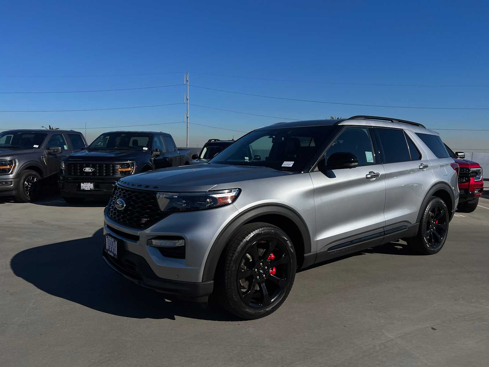 2023 Ford Explorer ST's photo